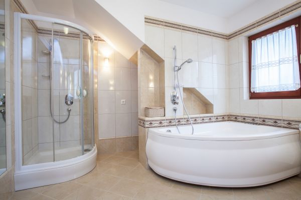 Oversized Bathtub Installation in Fort Wayne