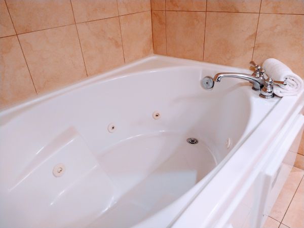 Acrylic Tub Installation in Fort Wayne