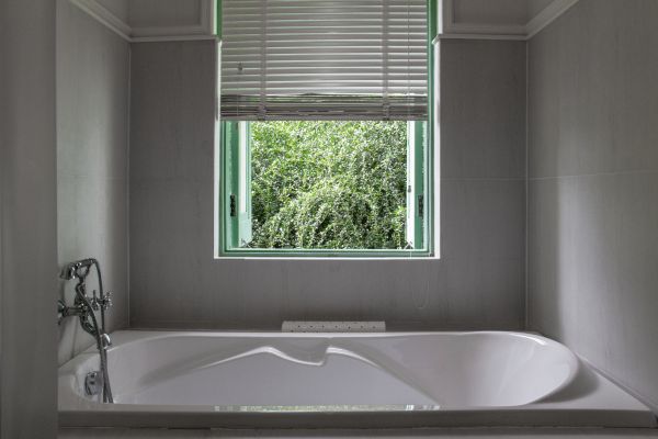 Fiberglass Tub Installation in Fort Wayne